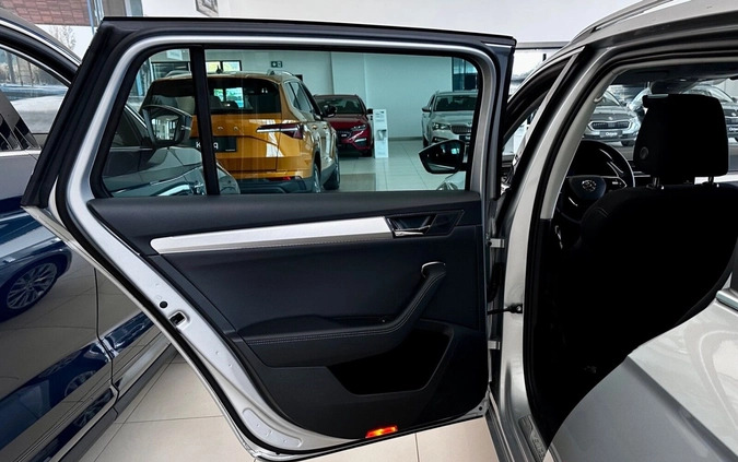 Skoda Superb cena 187990 przebieg: 4, rok produkcji 2024 z Sompolno małe 79